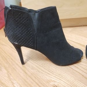 Black heels with open toe